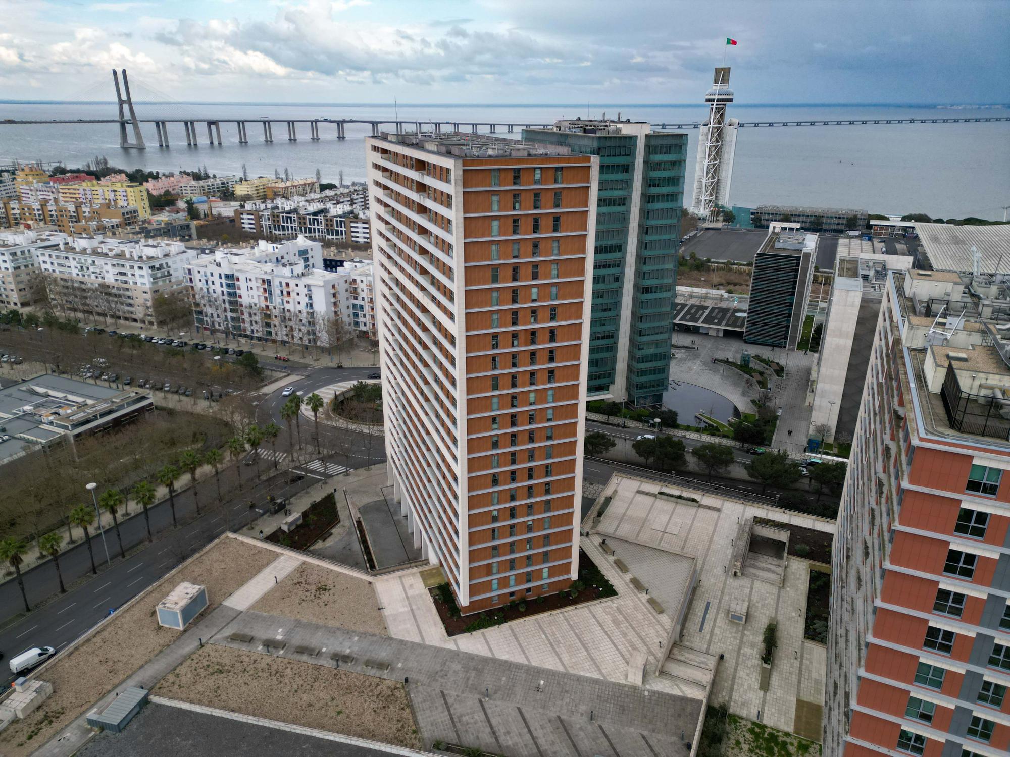 Apartamento T3 para Venda - Edifício Panoramic - Parque das Nações, Expo Norte - Image 32